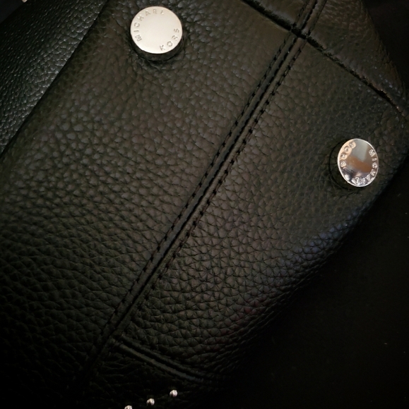 NWT MK Lg Leather Shoulder Tote - Picture 6 of 6